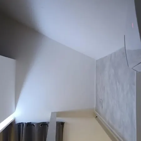 Casa N 1 Con Parcheggio Privato E Colonnina Ricarica Livorno