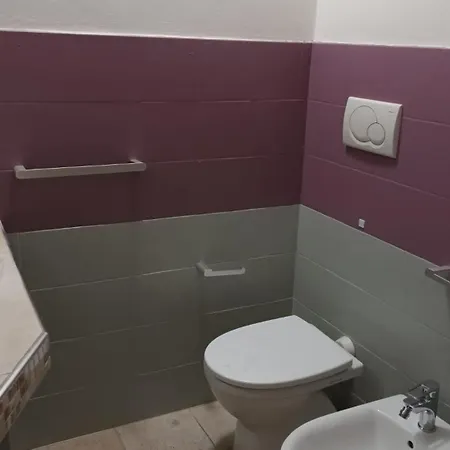 Dimora Intera Senza Cucina Con Parcheggio Interno Livorno