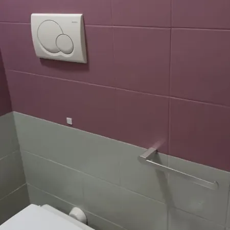 Casa N 1 Con Parcheggio Privato E Colonnina Ricarica * Livorno