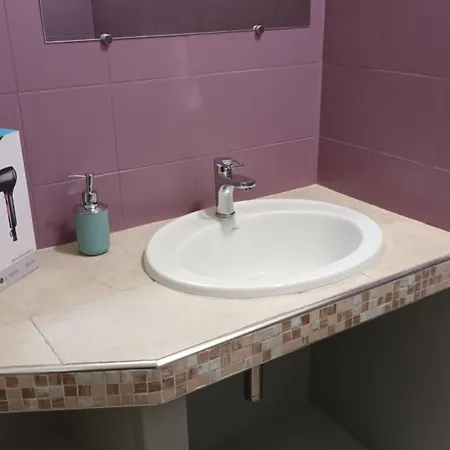 Casa N 1 Con Parcheggio Privato E Colonnina Ricarica Livorno