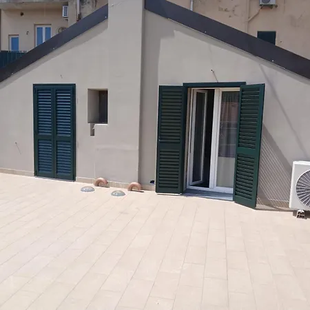 Appartamento Dimora Intera Senza Cucina Con Parcheggio Interno